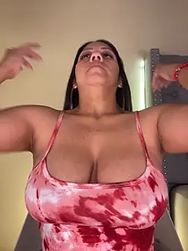 Snapshot of KIARAPRETTY chatting on January 15, 2026, 2:38 am KIARAPRETTY online show from January 15, 2026, 2:38 am