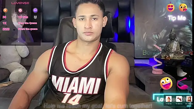 Snapshot of BenjaminCooperk chatting on March 24, 2026, 11:43 pm BenjaminCooperk online show from March 24, 2026, 11:43 pm