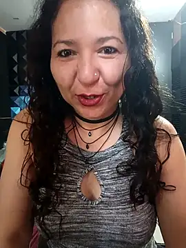 katifoxx online show from October 15, 2025, 3:12 pm