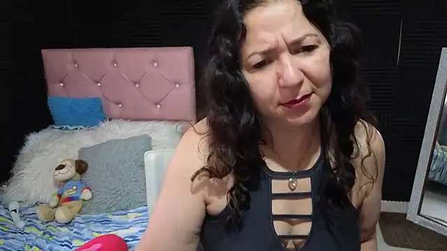 katifoxx online show from April 1, 2026, 2:25 pm