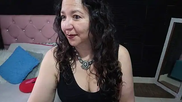 Snapshot of katifoxx chatting on April 28, 2026, 2:55 pm katifoxx online show from April 28, 2026, 2:55 pm