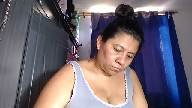 adrixxx38 online show from March 30, 2026, 2:07 pm