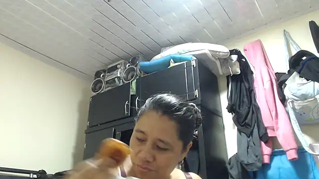 adrixxx38 online show from April 16, 2026, 12:44 am