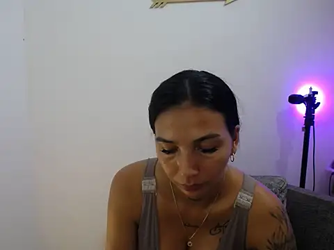 Allyson Smith online show from January 31, 2025, 2:48 am