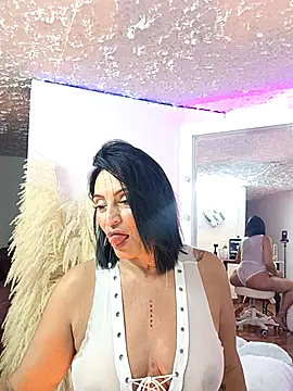 Snapshot of zullyxhot chatting on October 3, 2025, 10:18 pm zullyxhot online show from October 3, 2025, 10:18 pm