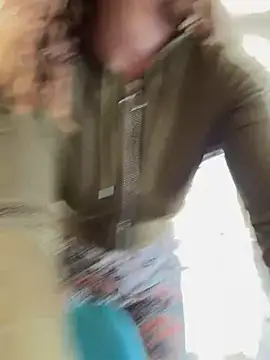 Clara-xoxo online show from March 17, 2025, 1:29 pm