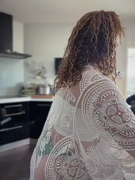 Clara-xoxo online show from February 26, 2026, 1:21 pm