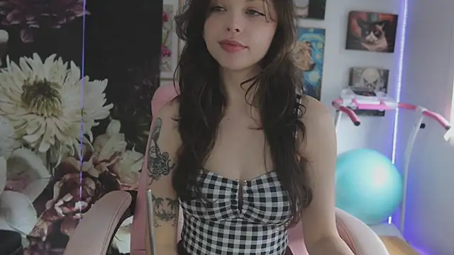 makiyahbelle online show from February 23, 2026, 6:22 am