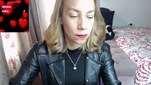 cristin doll  online show from February 6, 2026, 7:17 pm