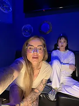 Snapshot of Etwas_neugierig chatting on February 5, 2026, 3:27 pm Etwas neugierig online show from February 5, 2026, 3:27 pm