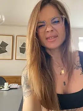 Etwas neugierig online show from March 5, 2026, 9:38 am