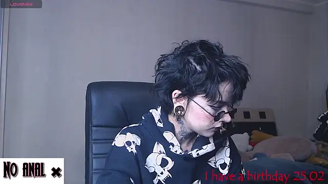 Snapshot of Dark__Elf chatting on February 5, 2025, 10:12 pm Dark  Elf online show from February 5, 2025, 10:12 pm