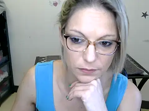 alixfeeling online show from December 4, 2024, 2:15 pm