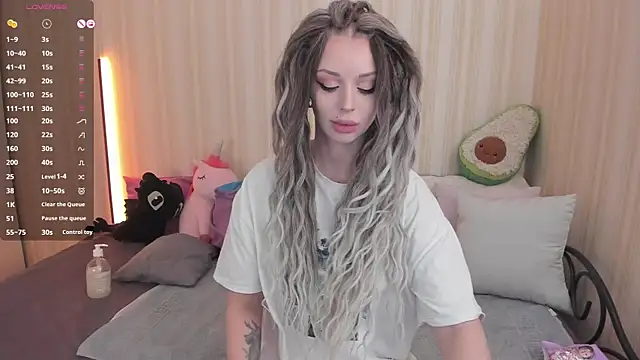 youreyesrgasm online show from February 17, 2025, 8:30 am