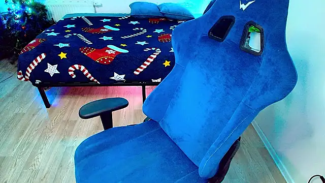 CranberryHot online show from February 2, 2026, 2:43 am