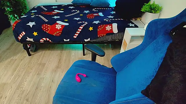 CranberryHot online show from February 22, 2026, 4:24 am