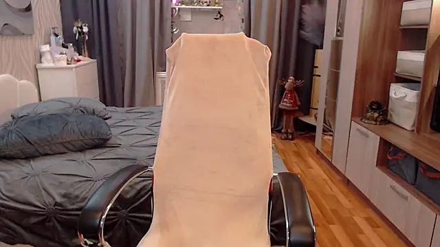 Snapshot of Victoria_BBW chatting on February 24, 2025, 8:14 pm Victoria BBW online show from February 24, 2025, 8:14 pm