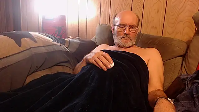 Snapshot of snickers1 chatting on April 2, 2026, 11:08 am snickers1 online show from April 2, 2026, 11:08 am