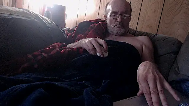 Snapshot of snickers1 chatting on April 8, 2026, 2:06 pm snickers1 online show from April 8, 2026, 2:06 pm