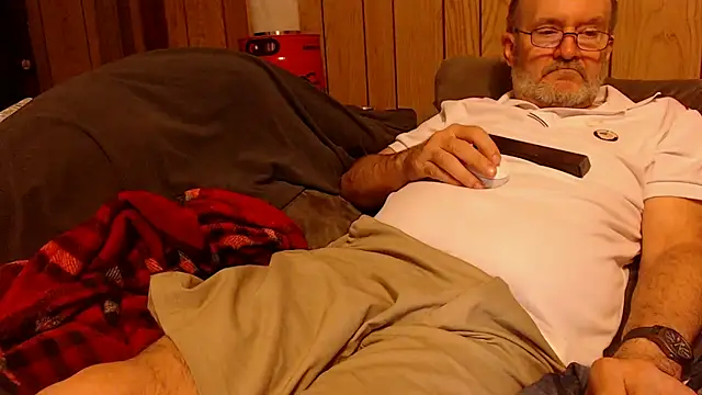 Snapshot of snickers1 chatting on April 10, 2026, 10:31 am snickers1 online show from April 10, 2026, 10:31 am