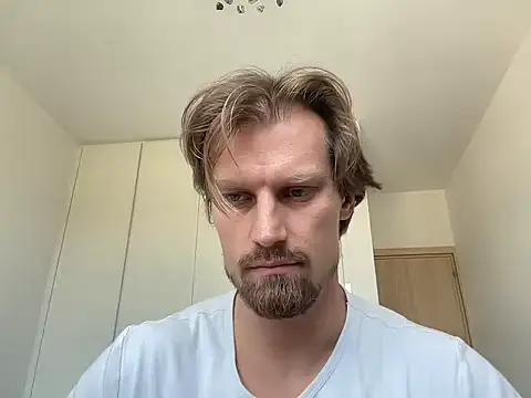 fmodel online show from April 23, 2026, 10:25 am