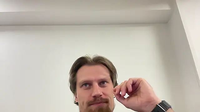 fmodel online show from April 29, 2026, 8:40 am