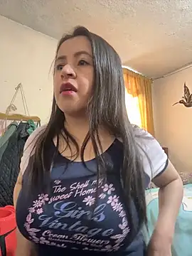 Snapshot of latinfemale chatting on April 24, 2026, 8:55 pm latinfemale online show from April 24, 2026, 8:55 pm
