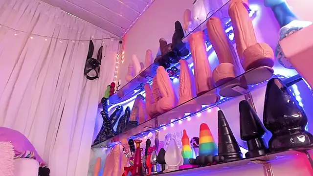 Snapshot of christymilkk chatting on December 29, 2024, 2:06 am christymilkk online show from December 29, 2024, 2:06 am