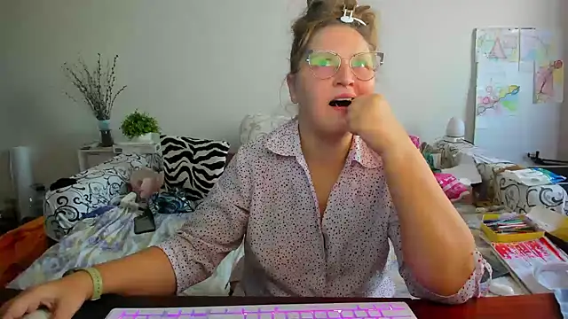 IamYourNarcotic online show from November 21, 2025, 12:37 pm