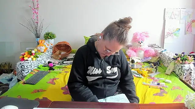 Snapshot of IamYourNarcotic chatting on May 1, 2026, 12:43 pm IamYourNarcotic online show from May 1, 2026, 12:43 pm
