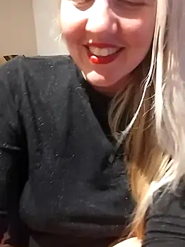 Mllesha74000 online show from December 15, 2025, 7:07 pm