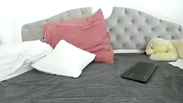 Snapshot of meryamvip chatting on December 27, 2024, 11:42 pm meryamvip online show from December 27, 2024, 11:42 pm