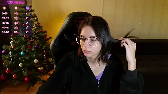 Snapshot of alyssa_sweet chatting on December 17, 2024, 8:23 am alyssa sweet online show from December 17, 2024, 8:23 am