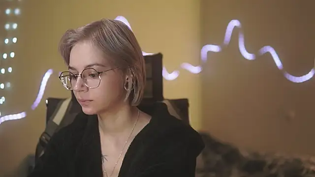 alyssa sweet online show from April 22, 2026, 4:48 am