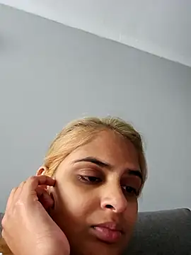 DirtySnowball69 online show from September 17, 2025, 12:29 pm