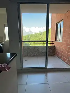 Snapshot of emma_andrew1 chatting on January 16, 2026, 1:37 pm emma andrew1 online show from January 16, 2026, 1:37 pm