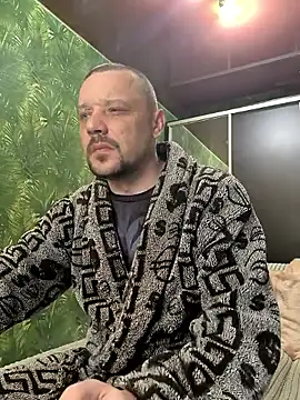 DanielOhCool online show from April 10, 2026, 4:06 am