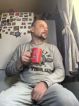 DanielOhCool online show from April 18, 2026, 6:28 am