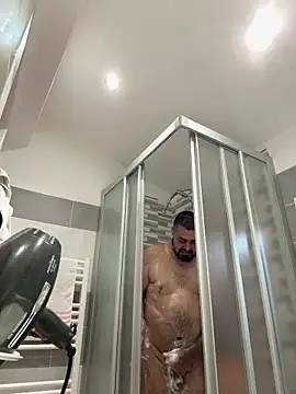 ChiIul11 online show from April 22, 2026, 4:30 pm