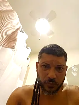 tropikboy online show from November 17, 2025, 9:37 am