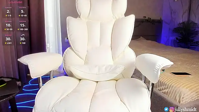 Top Skinny online show from May 26, 2026, 4:41 am