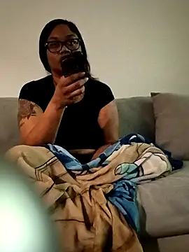 Teila21 online show from April 18, 2026, 2:32 pm