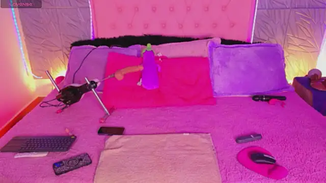 macasweet online show from September 26, 2025, 11:42 pm