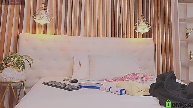 valerie lya online show from April 8, 2026, 1:33 pm