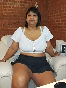 Snapshot of Lilybanx chatting on April 10, 2026, 7:40 pm Lilybanx online show from April 10, 2026, 7:40 pm