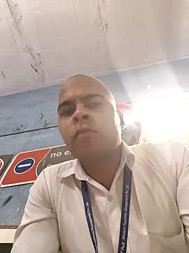 Vickyrajput009 online show from January 14, 2026, 8:47 pm