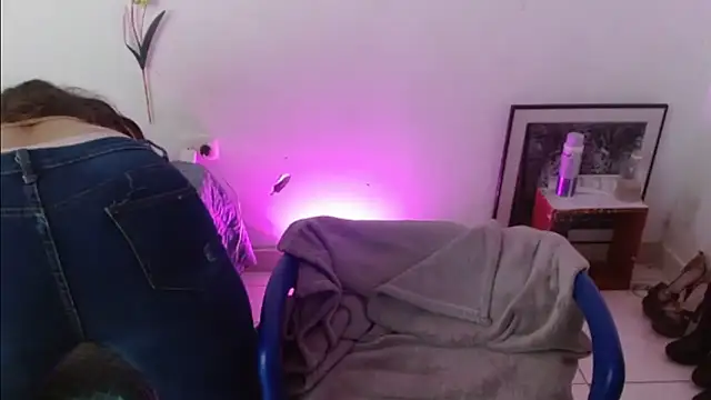 keyklin1 online show from February 21, 2026, 1:12 pm