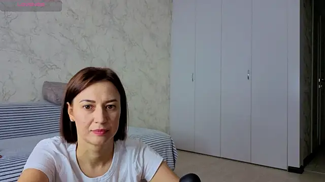 sweeetgirls2021 online show from July 16, 2026, 3:23 am