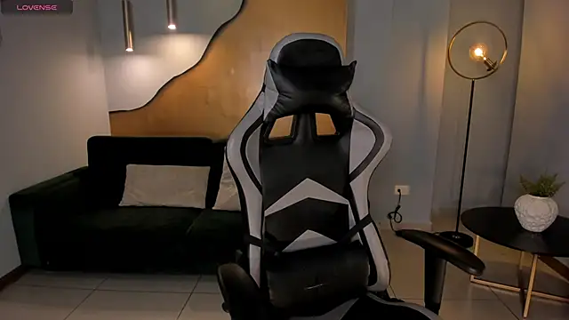 Snapshot of EllaClark chatting on January 9, 2025, 7:40 pm EllaClark online show from January 9, 2025, 7:40 pm