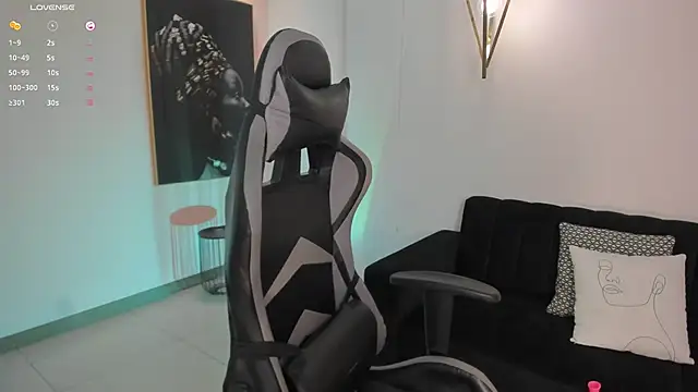 Snapshot of EllaClark chatting on January 21, 2025, 10:08 pm EllaClark online show from January 21, 2025, 10:08 pm